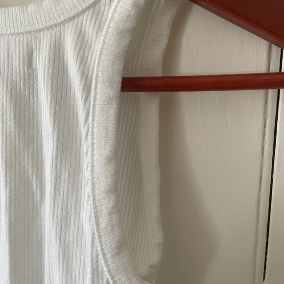 Aritzia Community White Crop Tank Top - Picture 4 of 5